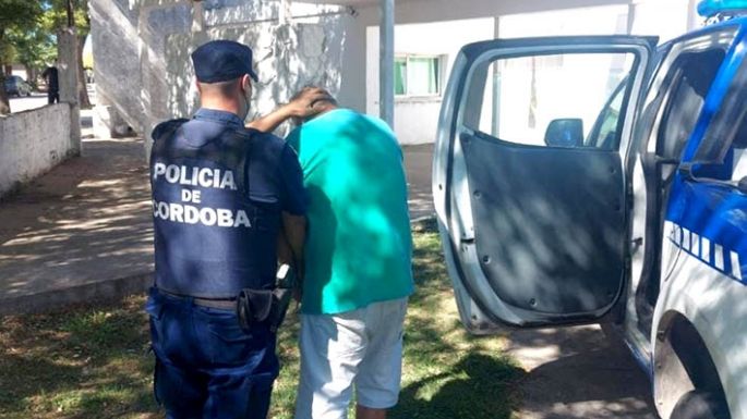 Una mujer y cuatro hombres, detenidos durante el domingo