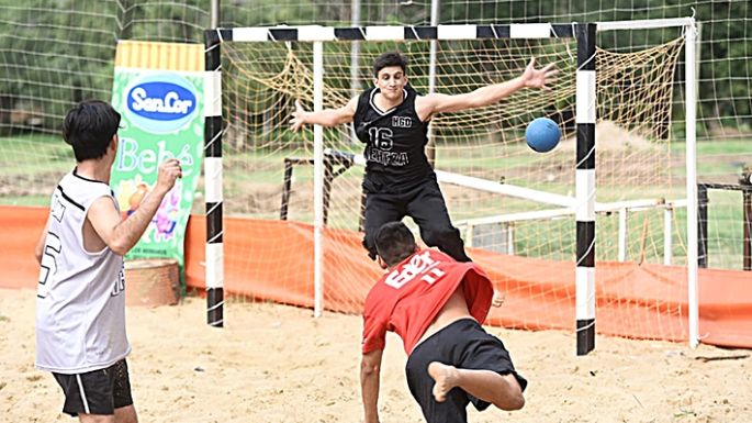 El Parque mostró otra jornada interesante de beach handball