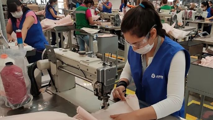 La industria creció 15,8% en 2021 y la construcción 30,8%