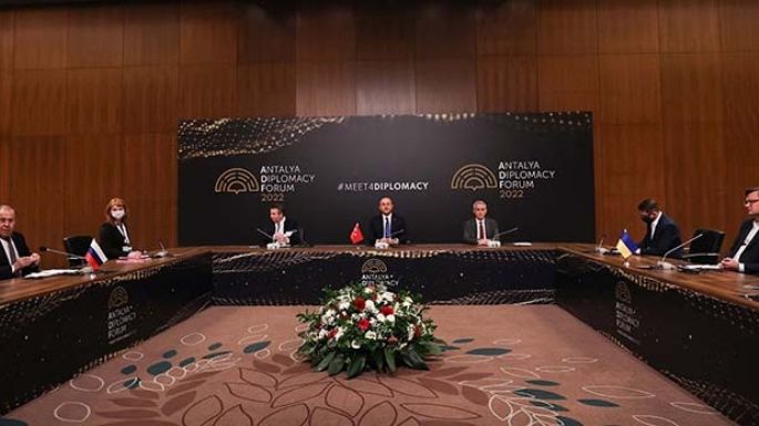 Tanques rusos buscan rodear Kiev