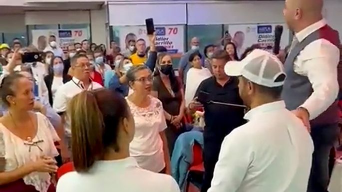 Cositorto de campaña electoral y los suyos detrás de las rejas