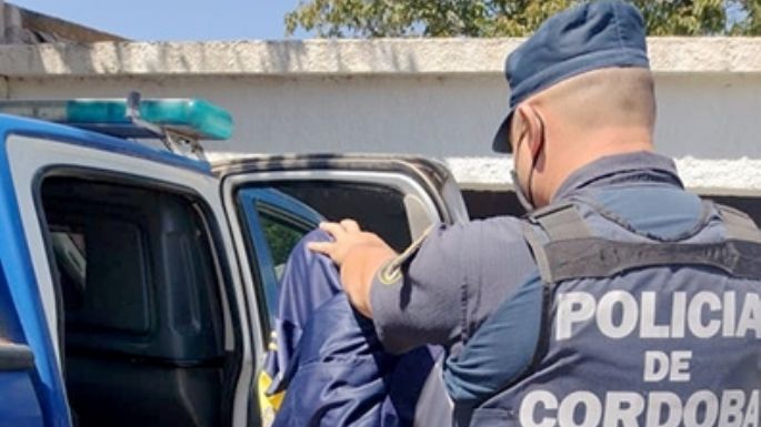 Atraparon a ladrones de placas del cementerio