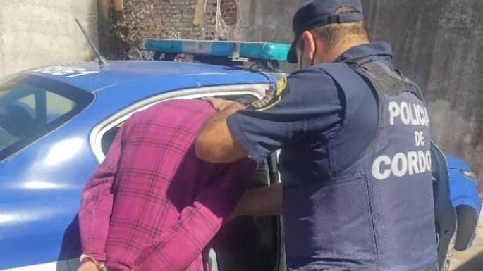 Se resistió a un control policial de identificación y quedó detenido