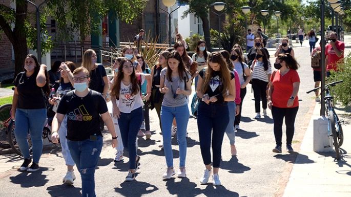 Volvió la presencialidad plena a la UNVM