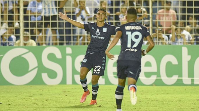 Racing goleó en Tucumán