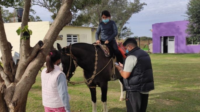 Invitan a participar de una merienda y entrega de algarrobos en la Escuela Granja