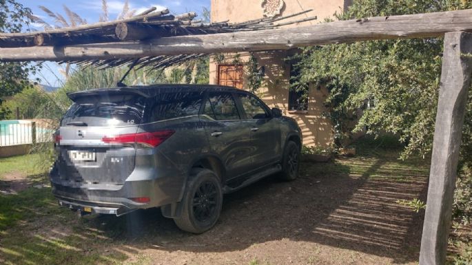 Generación Zoe: La familia Álvarez abandonó dos camionetas en un complejo de Tanti