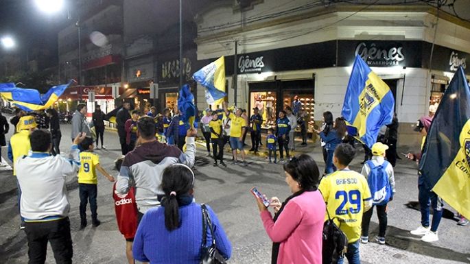Otro festejo frente a la plaza