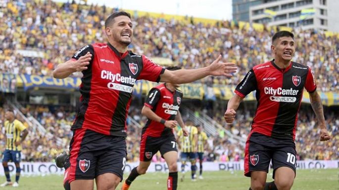 Rosario se pintó de rojo y negro