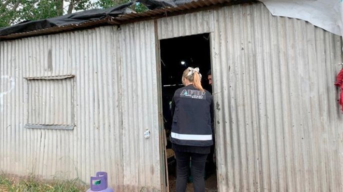 Rescataron a 12 trabajadores que eran explotados en tambos