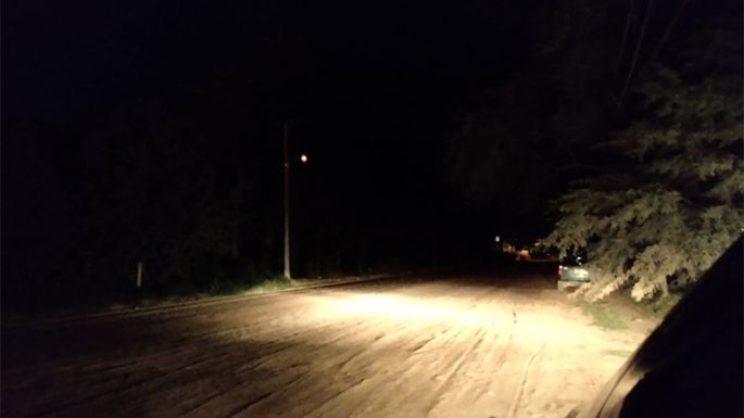 La calle Nahuel Huapi a oscuras