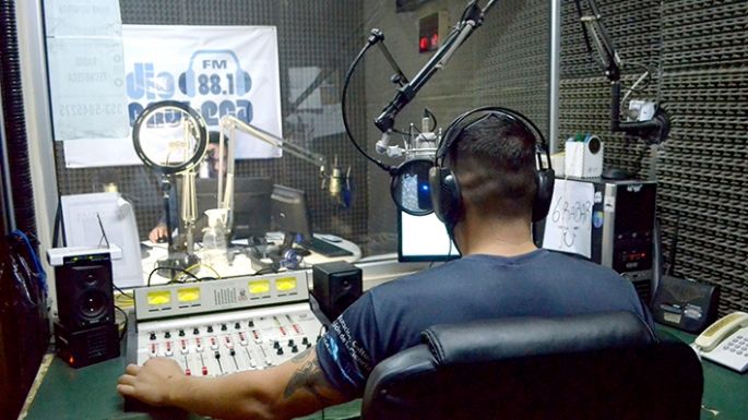 La radio, “un medio para aprender y despertar vocación en la gente”