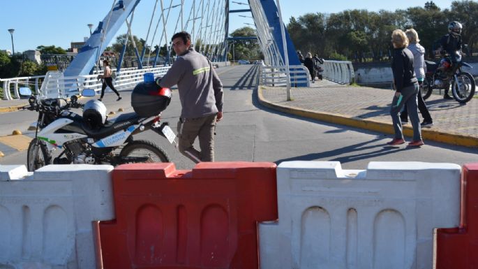 En horas de la siesta estuvo cortado el puente Perón por tareas de pintura