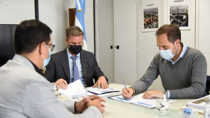 Firmaron convenio de posesión para construir 80 departamentos junto a la Terminal