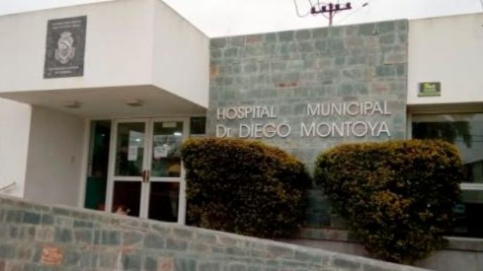 Apuñalaron a una mujer en la calle, cerca de un establecimiento educativo