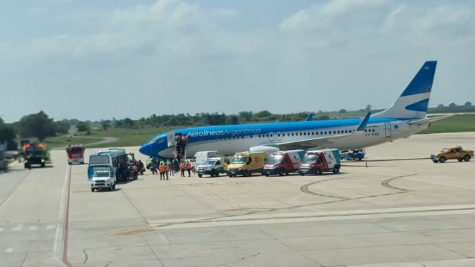 Un avión de Aerolíneas debió aterrizar de emergencia en Córdoba
