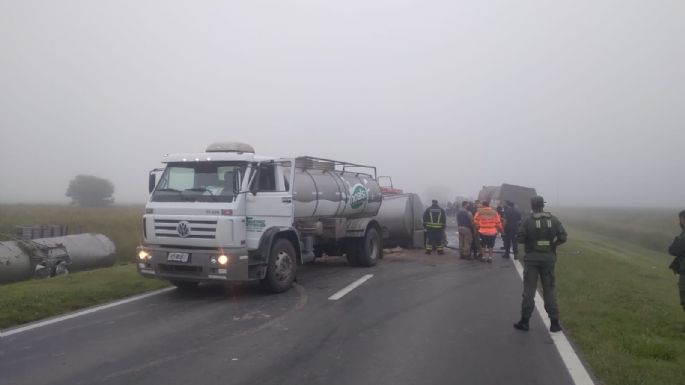 Impactante accidente entre camiones en la ruta 158