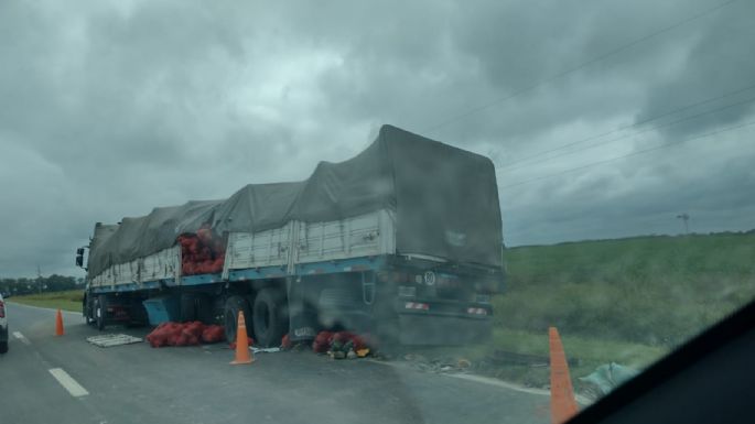 Impactante accidente entre camiones en la ruta 158