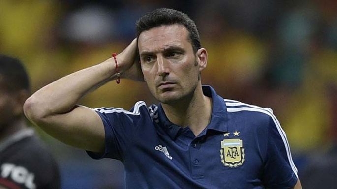 Scaloni sorprendió y citó a 44 jugadores