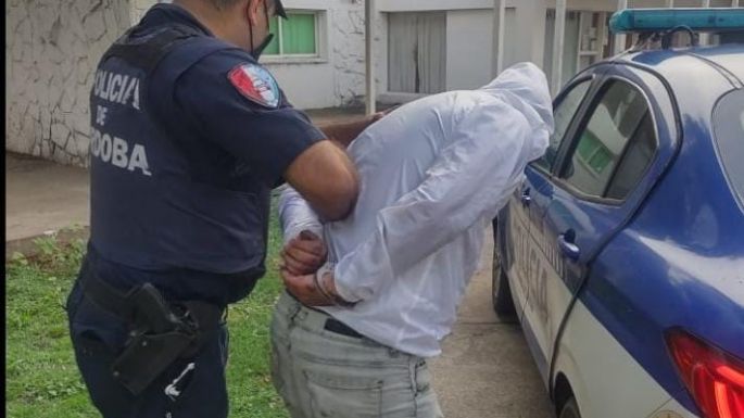 Detenido por violar una orden de restricción contra su expareja