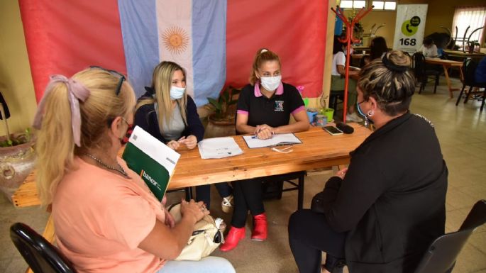 Recorren los barrios para facilitar la actualización del DNI de chicos entre 5 y 14 años