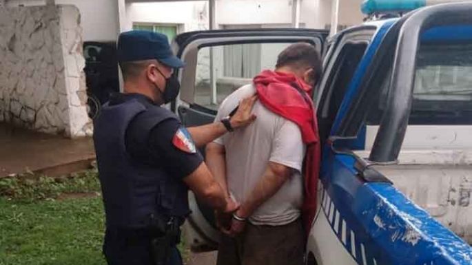Quiso entrar a las patadas a la casa de su expareja y fue detenido