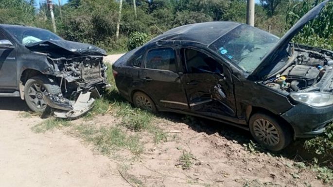 Los bomberos asistieron a dos ciclistas y a una joven que colisionó con la moto