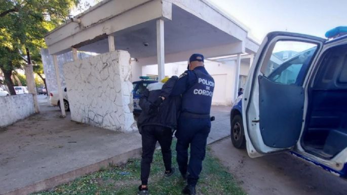 Insultaba a la gente en la vía pública y quedó detenido