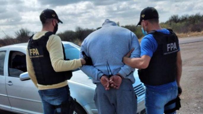 Quedó detenido en un control vehicular con más de 900 dosis de marihuana