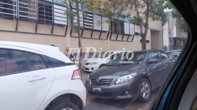 AHORA - Un auto colisionó frente a EPEC