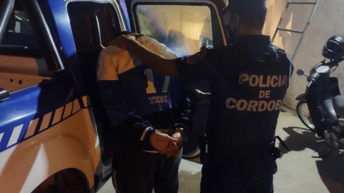 Detuvieron a un joven que forcejeaba el portón de ingreso del predio del Padre Hugo