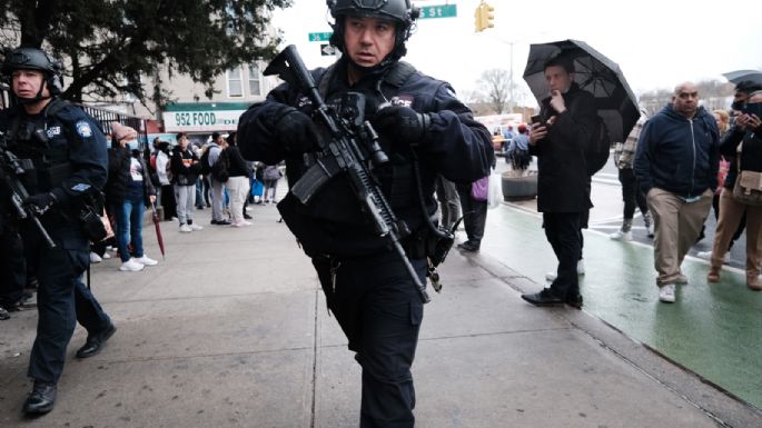 Nueva York: balean a varias personas y hallan explosivos en el subte