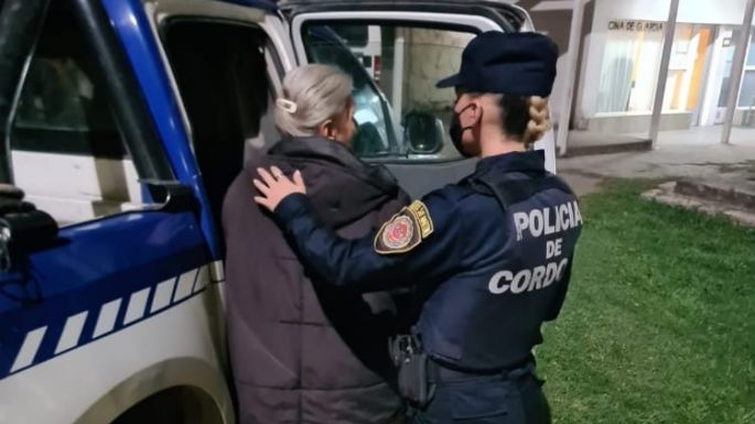 Detuvieron a una mujer de 76 años por “desobediencia a la autoridad”