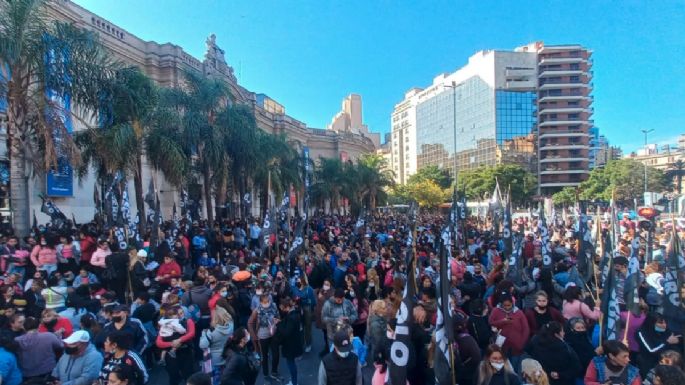Organizaciones piqueteras protestan en Córdoba capital
