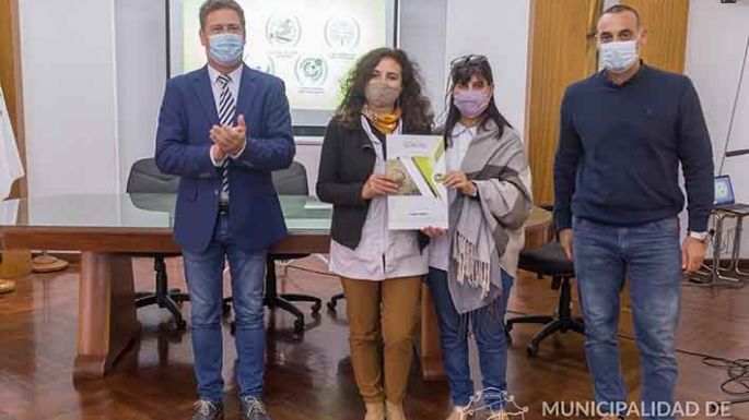Escuelas recibieron subsidios del estacionamiento medido