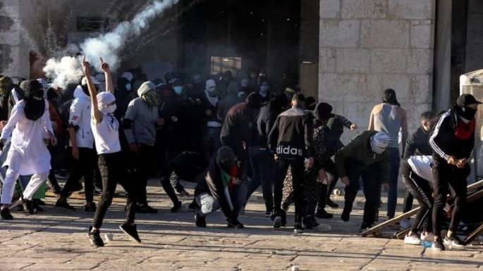 Más de 150 heridos por enfrentamientos entre palestinos y policías israelíes en Jerusalén