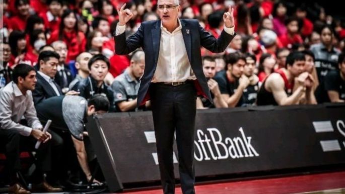 Julio Lamas anunció su retiro como DT