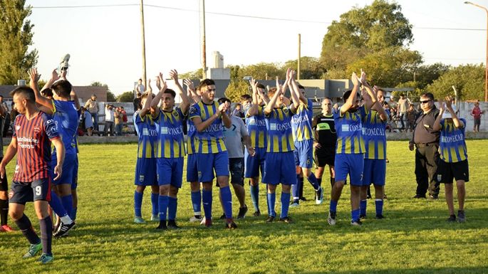 Alumni aseguró el boleto y batacazo de Argentino