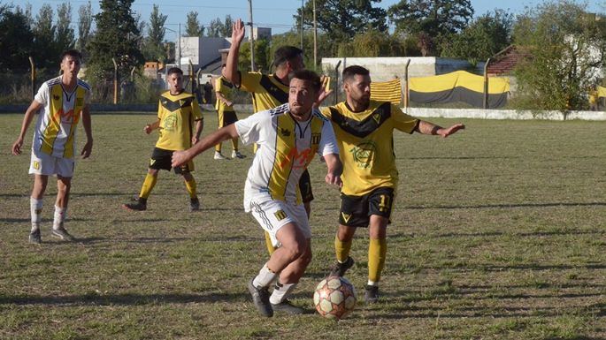 Alumni aseguró el boleto y batacazo de Argentino