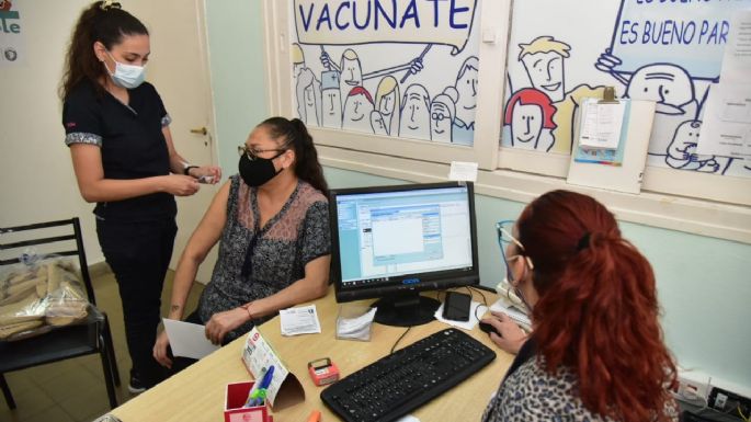 Desde mañana vacunarán contra la gripe a personas de entre 2 y 64 años