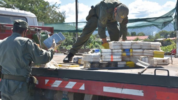 Se manejaban con más de 500 kilos de cocaína en el falso piso de una grúa