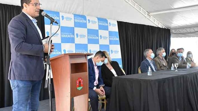 Tras 15 años, se inauguró una  nueva escuela en la ciudad
