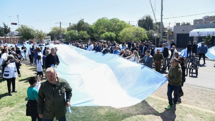 Homenajearon a excombatientes y desfilaron por el barrio Malvinas Argentinas