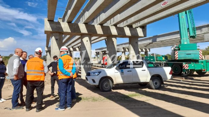 Ya se construye el puente "más largo y ancho" que tendrá la ciudad
