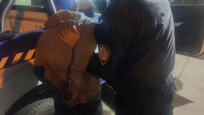 Por "deambular de forma sospechosa", detuvieron a un joven