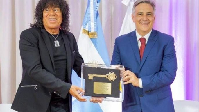 "La Mona" Jiménez recibió la llave de la ciudad de Córdoba