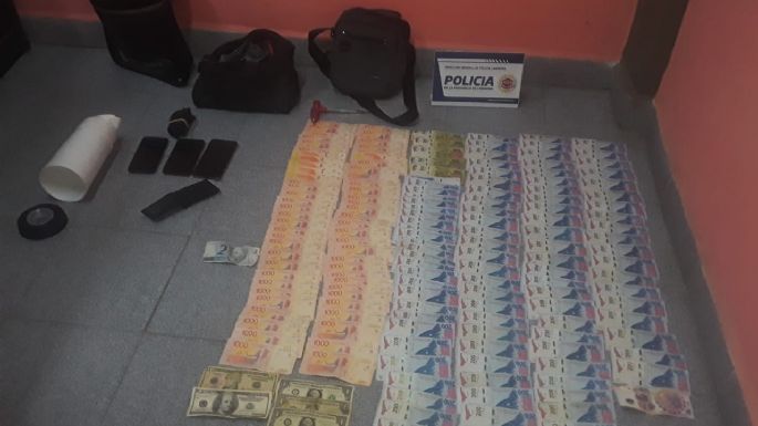Dos detenidos acusados de robar en autos estacionados