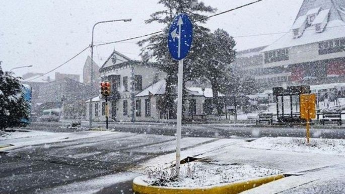 Picos de 40 grados, nevadas, lluvias y hasta granizo