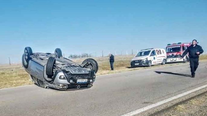 Dos motociclistas con heridas graves al caer en el acceso a Arroyo Cabral