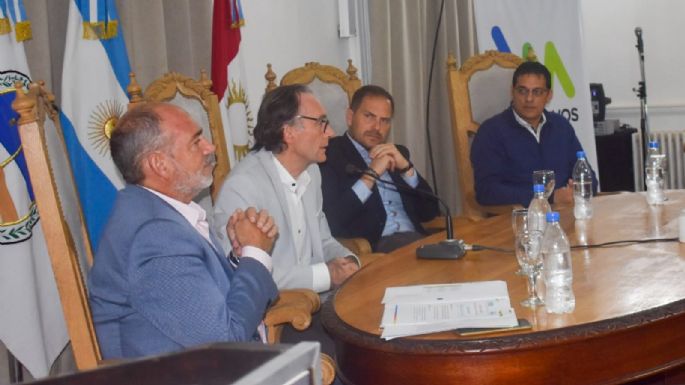 Gill se reunió con Giordano e intendentes de la región